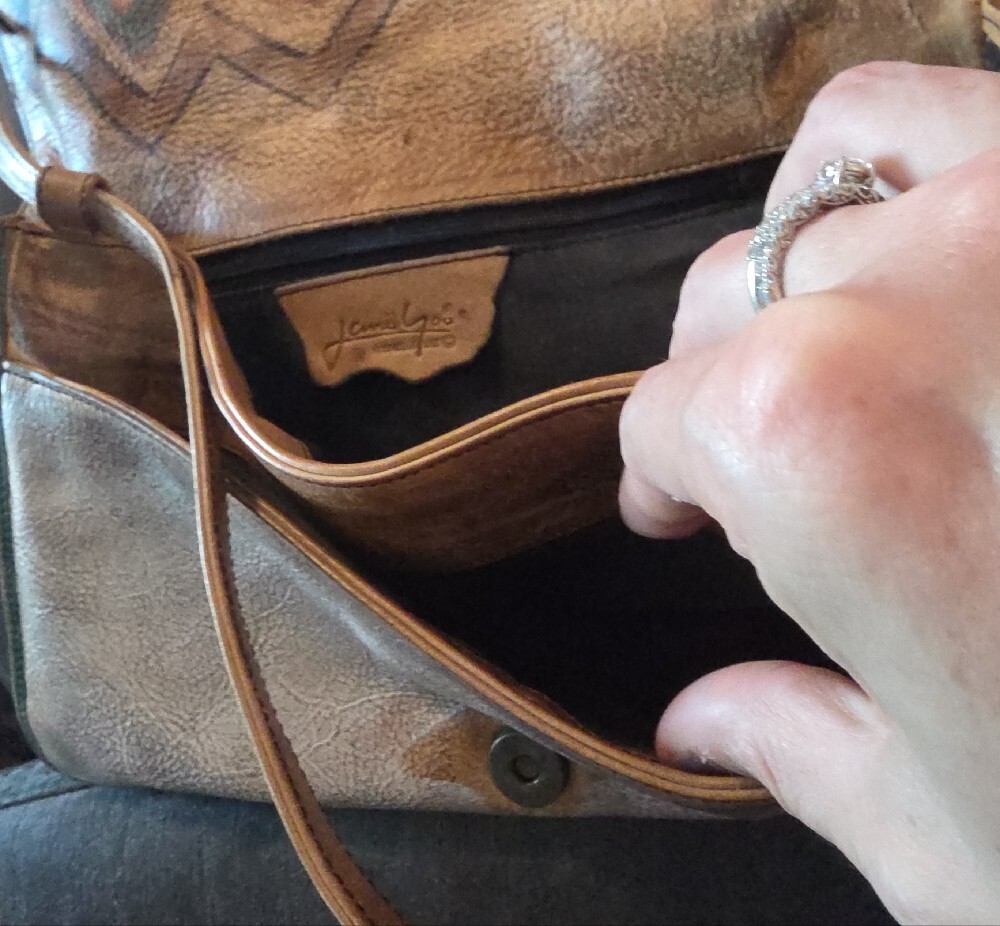 Jane Yoo Abstract Vintage Leather Purse - Picture 9 of 12